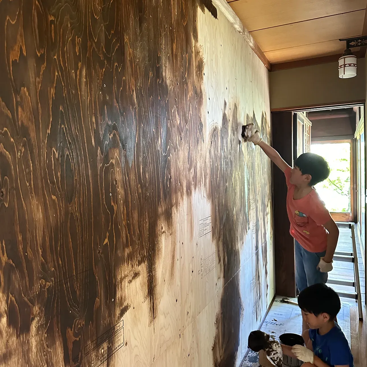 学校で使われていた古い黒板を壁掛け時計にリノベーションしました 学校で使われていた古い黒板を壁掛け時計にリノベーションしました